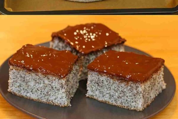 Kolac sa jogurtom i makom koji je neverovatno sočan – samo nekoliko sastojaka da dobijete ukusan kolač! 🍰✨ Brzo, jednostavno i savršeno sočno! 😋👌